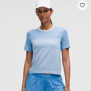 NWT lululemon Seamless Classic-Fit
Mariner Stripe Tee